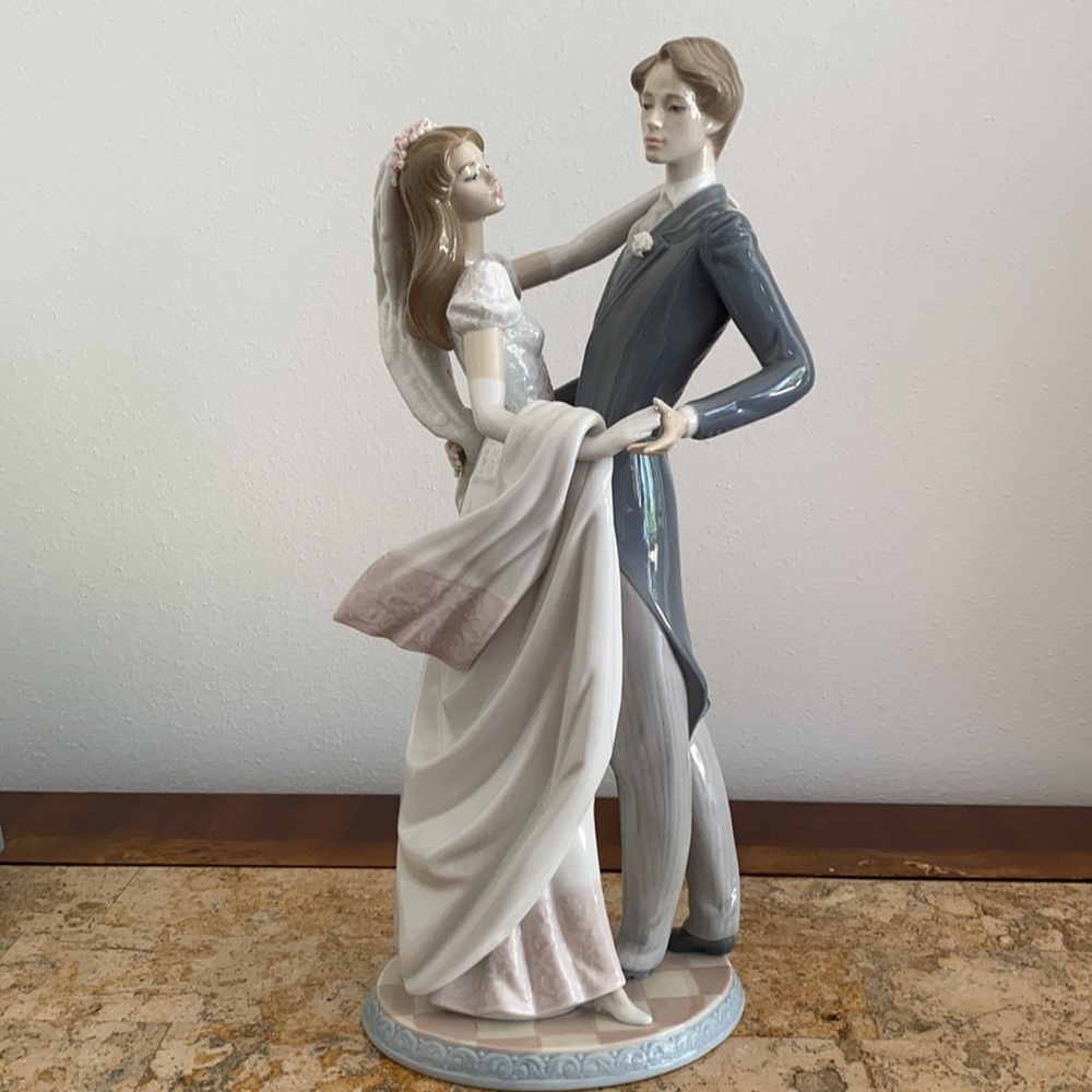 Ladro  Wedding Dance  EUC